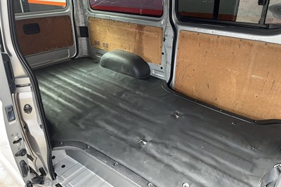 2013 Toyota Hiace - Thumbnail