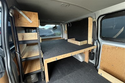 2015 Toyota Hiace - Thumbnail