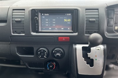 2015 Toyota Hiace - Thumbnail