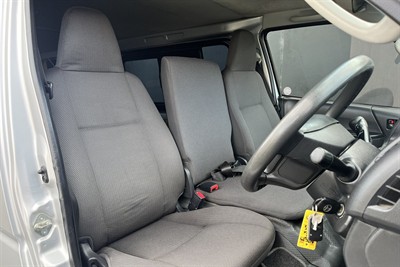 2015 Toyota Hiace - Thumbnail