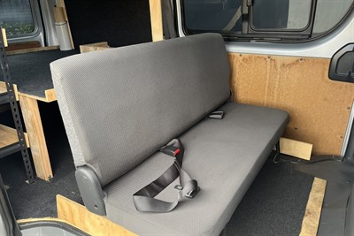 2015 Toyota Hiace - Thumbnail