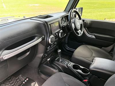 2017 Jeep WRANGLER - Thumbnail