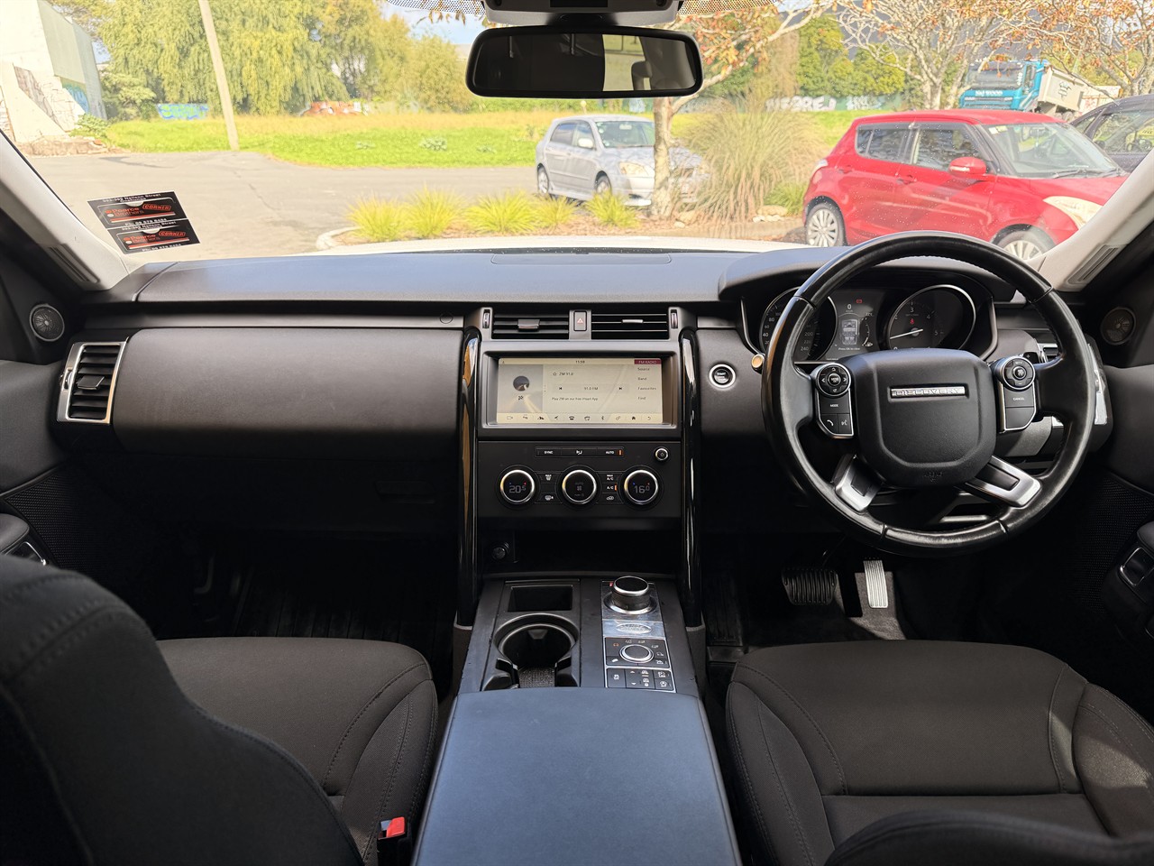 2018 Land Rover DISCOVERY