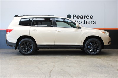 2011 Toyota HIGHLANDER - Thumbnail