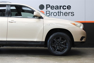2011 Toyota HIGHLANDER - Thumbnail