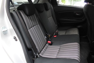 2014 Toyota YARIS - Thumbnail