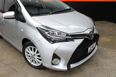 2014 Toyota YARIS - Thumbnail