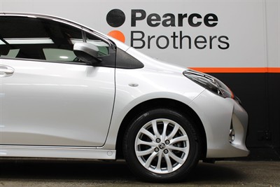 2014 Toyota YARIS - Thumbnail