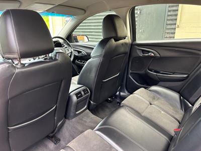 2016 Holden Commodore - Thumbnail