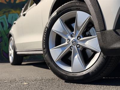 2019 Volvo V60 - Thumbnail