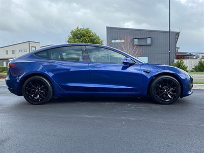 2021 Tesla Model 3 - Thumbnail
