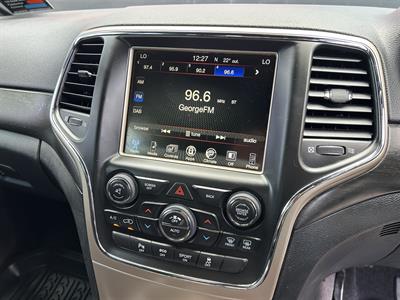 2017 Jeep Grand Cherokee - Thumbnail