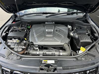 2017 Jeep Grand Cherokee - Thumbnail