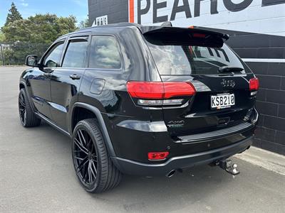 2017 Jeep Grand Cherokee - Thumbnail