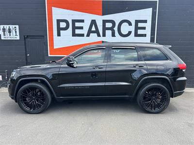 2017 Jeep Grand Cherokee - Thumbnail