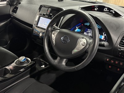 2015 Nissan Leaf - Thumbnail