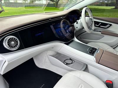 2022 Mercedes-Benz EQS - Thumbnail