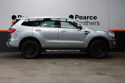 2016 Ford Everest - Thumbnail