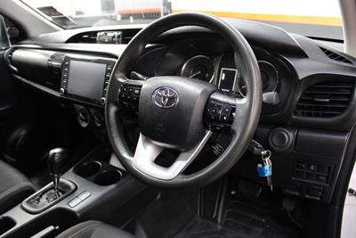 2022 Toyota Hilux - Thumbnail