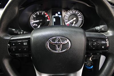 2022 Toyota Hilux - Thumbnail