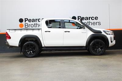2022 Toyota Hilux - Thumbnail