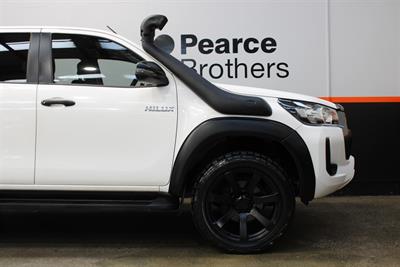 2022 Toyota Hilux - Thumbnail