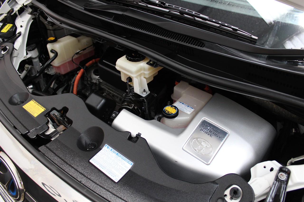 2012 Toyota Vellfire