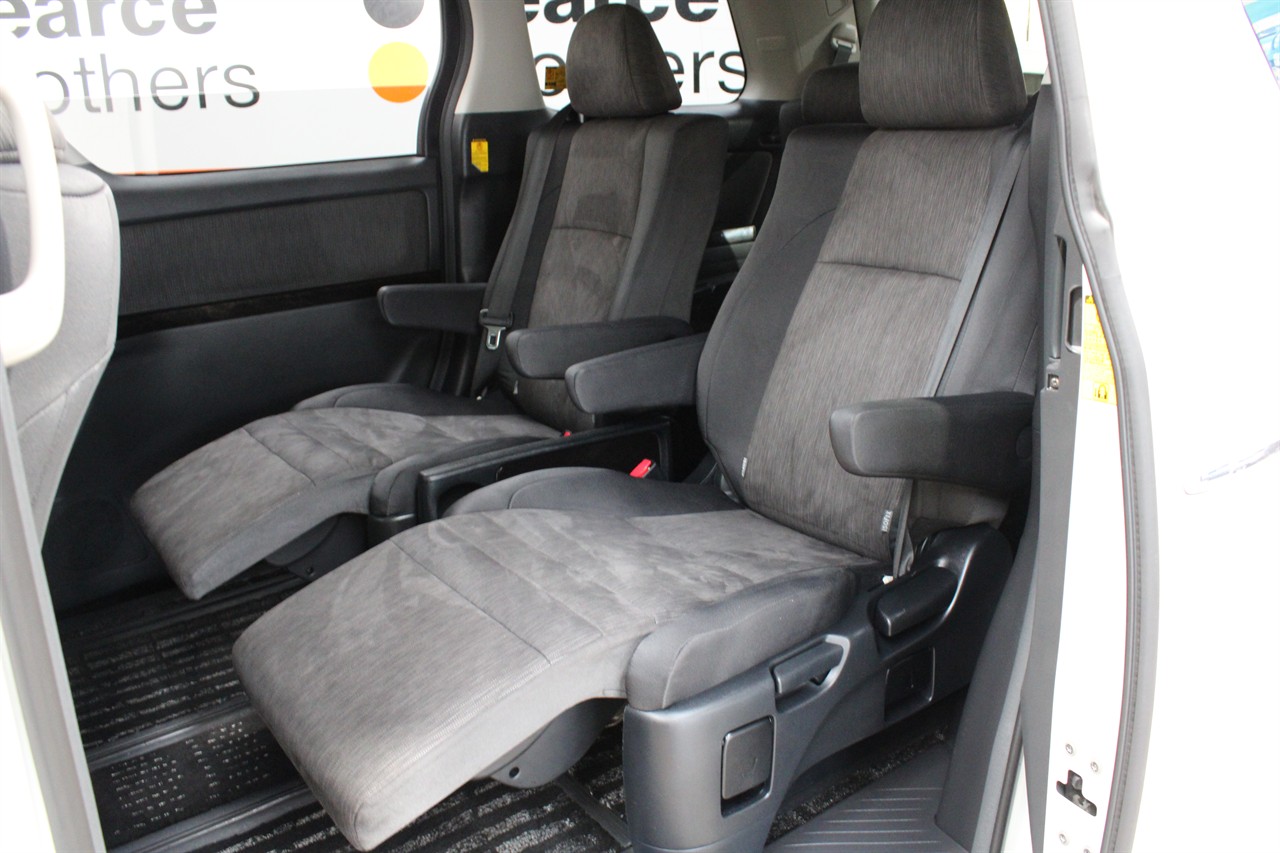 2012 Toyota Vellfire
