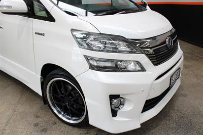 2012 Toyota Vellfire - Thumbnail