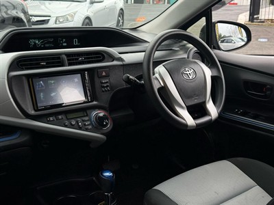 2015 Toyota Aqua - Thumbnail