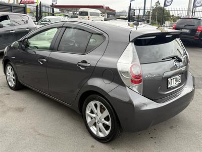 2015 Toyota Aqua - Thumbnail