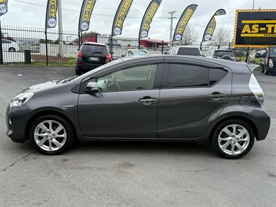 2015 Toyota Aqua - Thumbnail