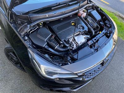 2017 Holden Astra - Thumbnail