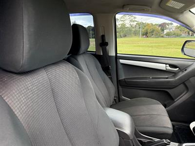 2016 Isuzu D-Max - Thumbnail