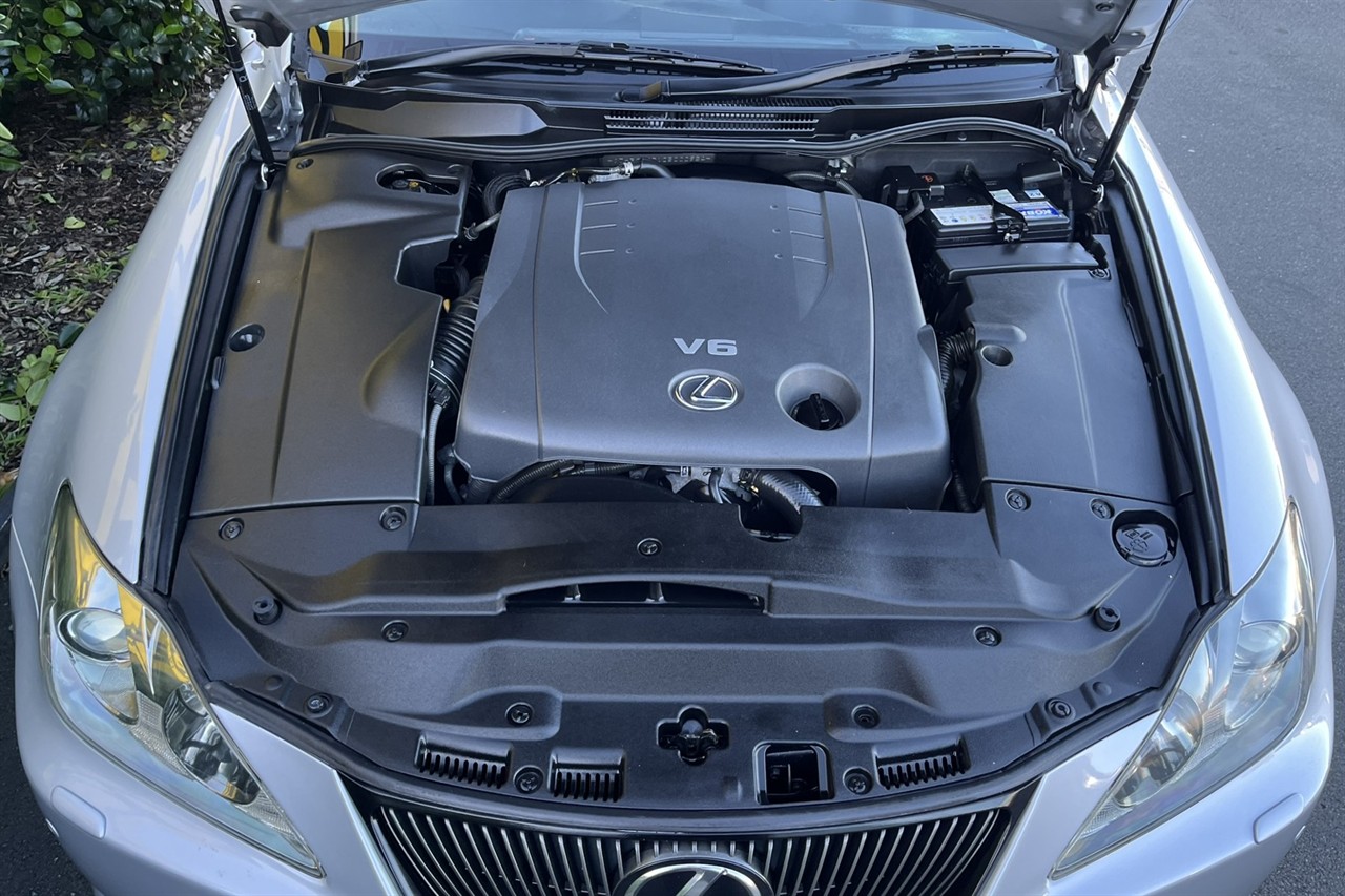 2005 Lexus IS250