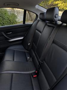 2010 BMW 320i - Thumbnail