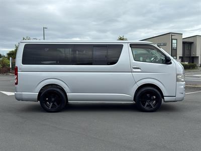2009 Toyota Hiace - Thumbnail