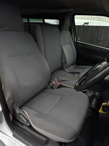 2009 Toyota Hiace - Thumbnail