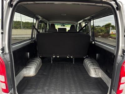 2009 Toyota Hiace - Thumbnail