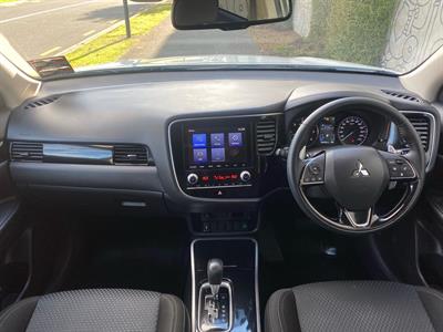 2021 Mitsubishi Outlander - Thumbnail