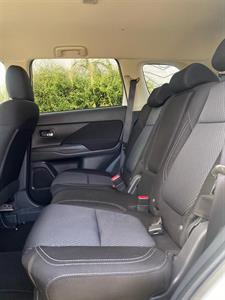 2021 Mitsubishi Outlander - Thumbnail