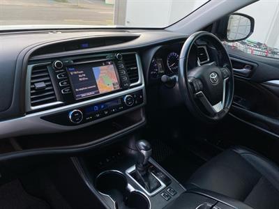 2017 Toyota Highlander - Thumbnail