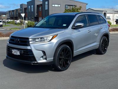 2017 Toyota Highlander - Thumbnail