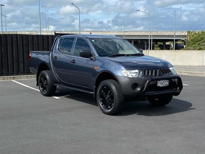2009 Mitsubishi Triton