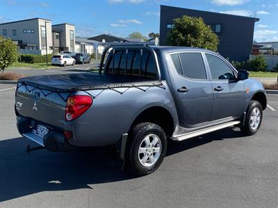2009 Mitsubishi Triton - Thumbnail