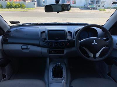 2009 Mitsubishi Triton - Thumbnail