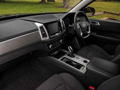 2022 Ssangyong Rexton - Thumbnail