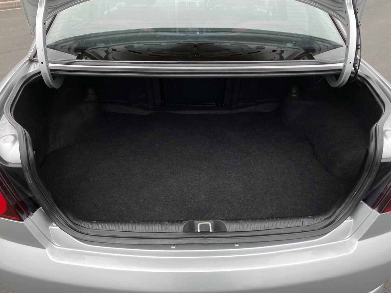 2004 Holden Commodore
