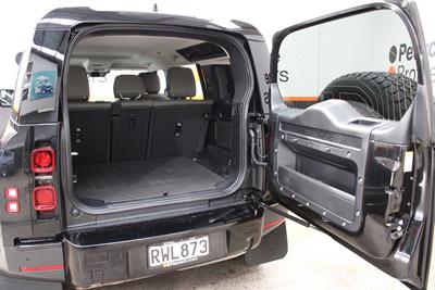 2023 Land Rover Defender - Thumbnail