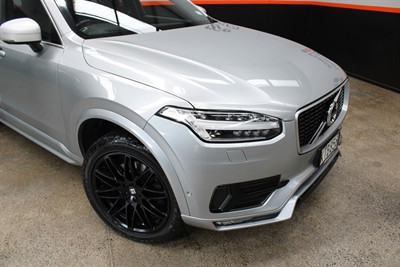 2017 Volvo Xc90 - Thumbnail